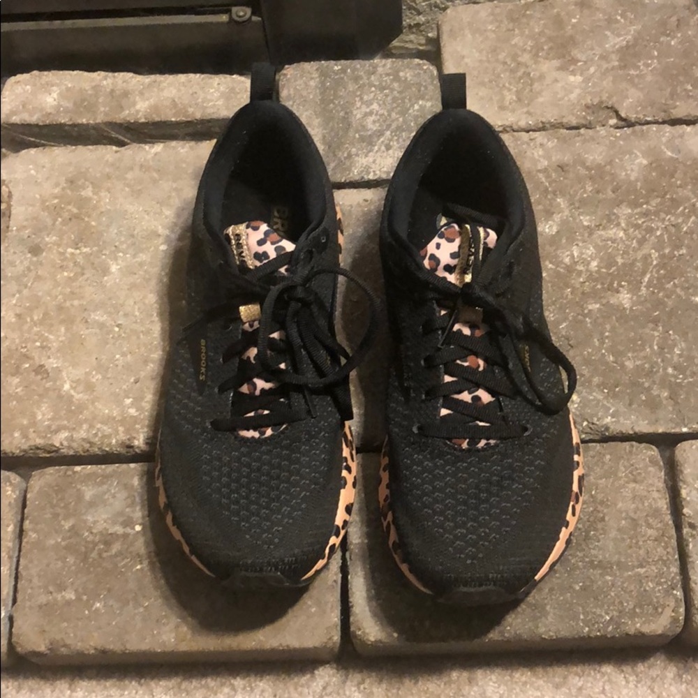 Brooks Revel 4 running shoe (8.5 Women’s)